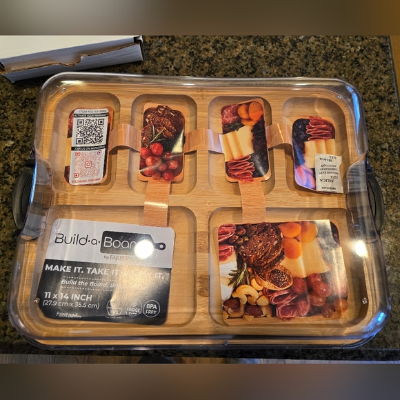 FARBERWARE Charcuterie Cutting Board has Compartments & Clear Locking Lid NWT - Picture 1 of 2